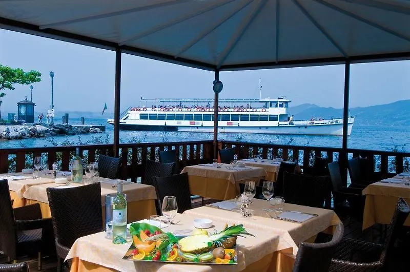 Hotel Del Porto Torri Del Benaco 4*,